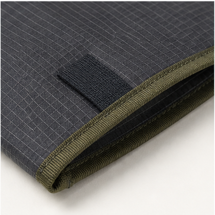 SnackSlip Flight Wrapper Sleeve material and zipper close-up product photo